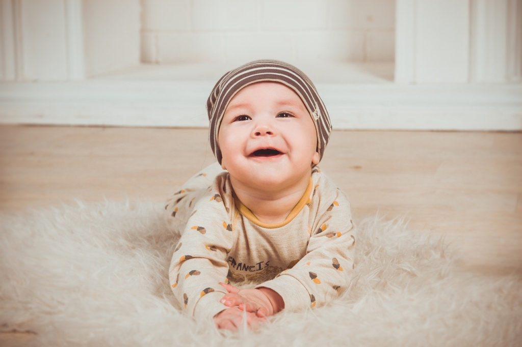 Quando você vê alguém sorrindo, quase inevitavelmente sorri de volta.